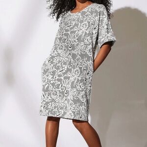Natori Black & White Floral Jaquard Midi Shift Dress Size Small